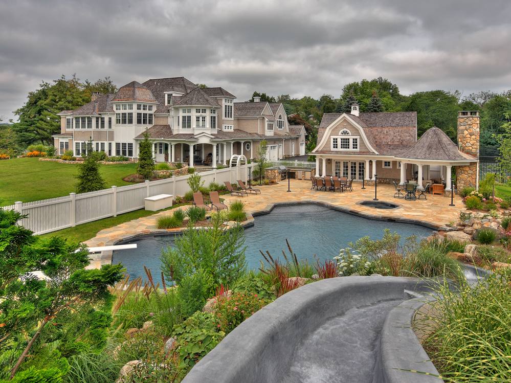 Huntington Ridge - Rear View